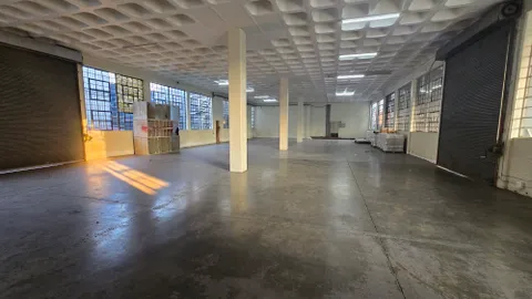 5A Fountain Rd, Eastleigh has a 1000m² Warehouse Available To Let (7)